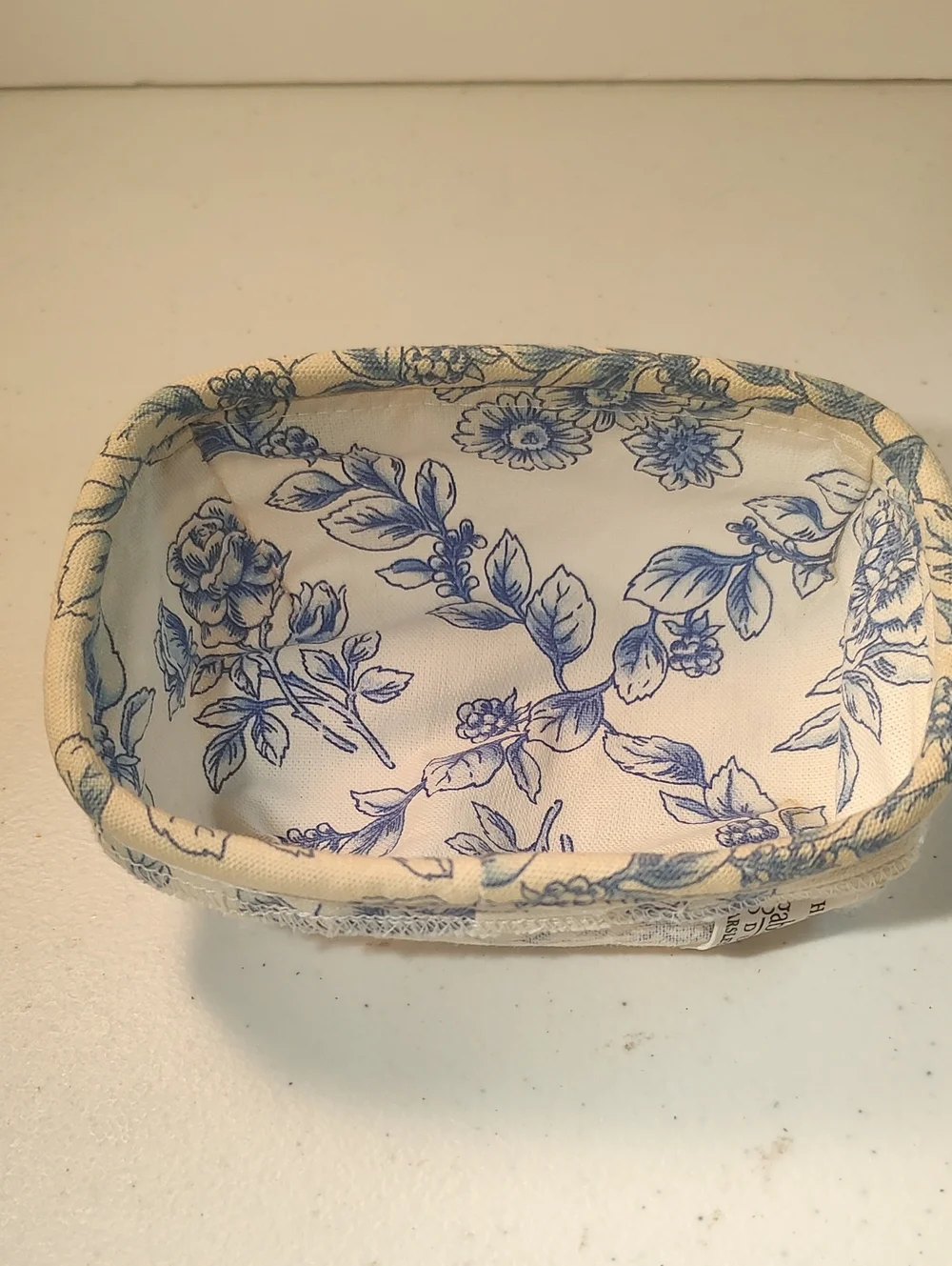 Longaberger Parsley Basket,  Plastic Protector And Liner In A Toile Print